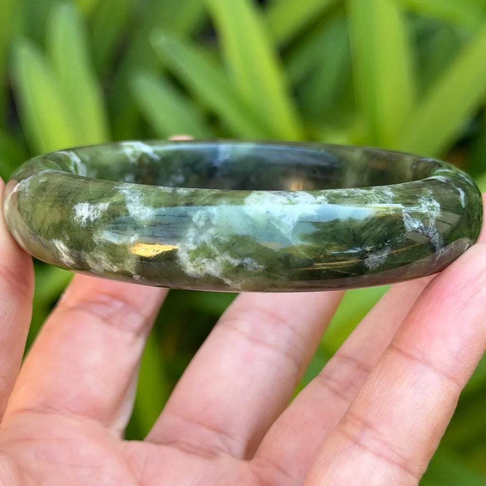 60.5mm‎ inner diameter green xiuyu jade bangle 0988